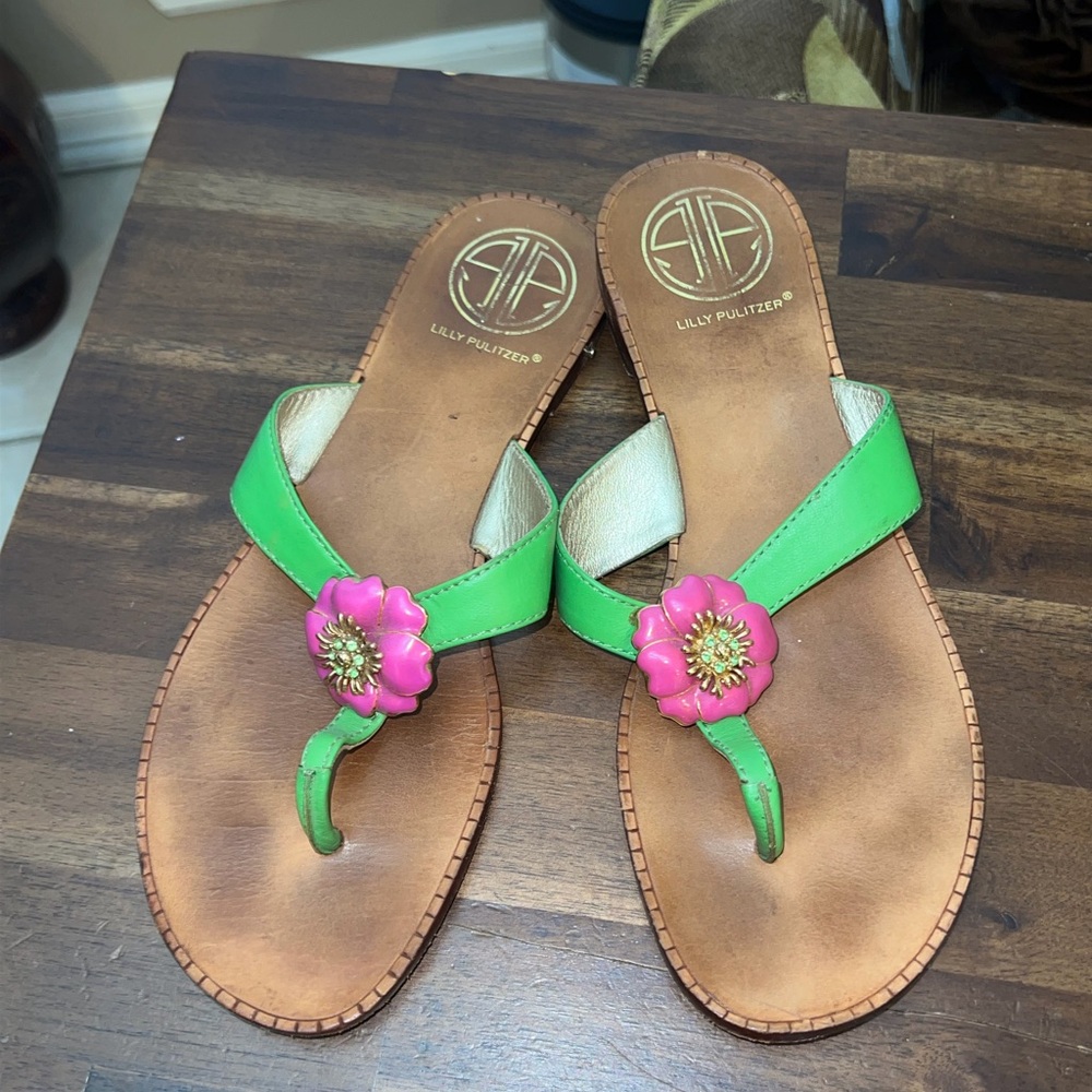 Lilly Pulitzer Via Palm Beach Leather Thong Sandals Size 7.5 Green pink flower